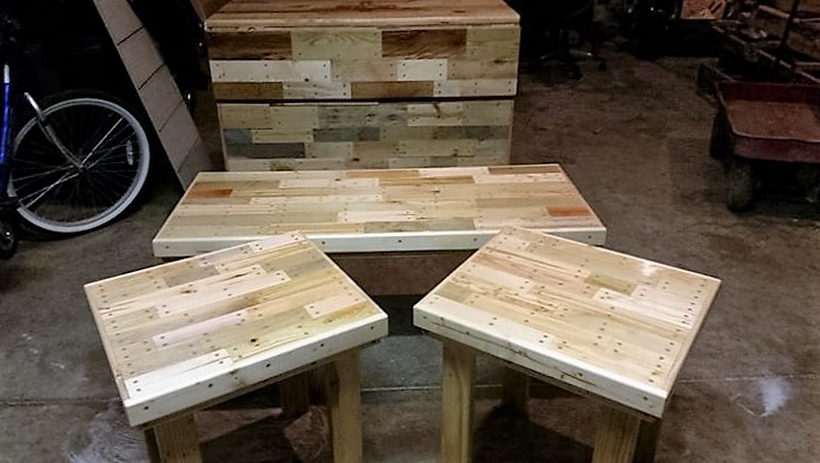 pallet-bench-with-storage