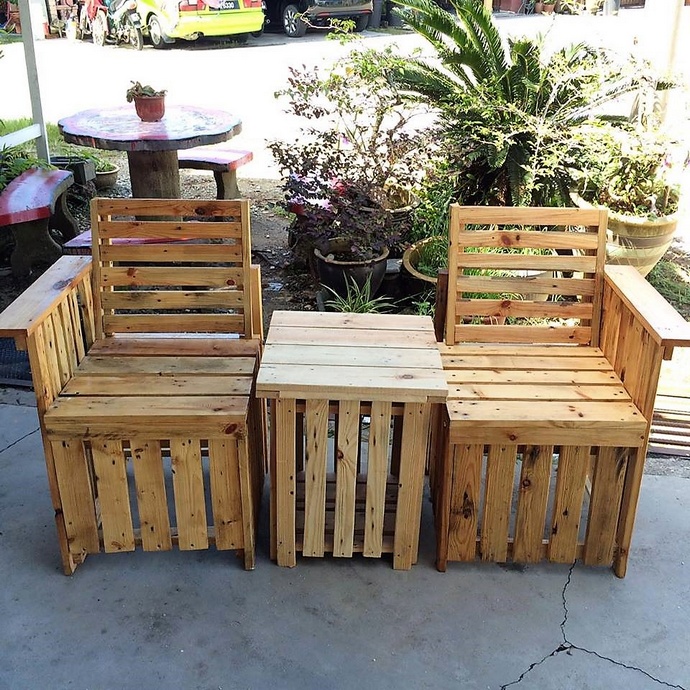 wooden-pallet-patio-furniture