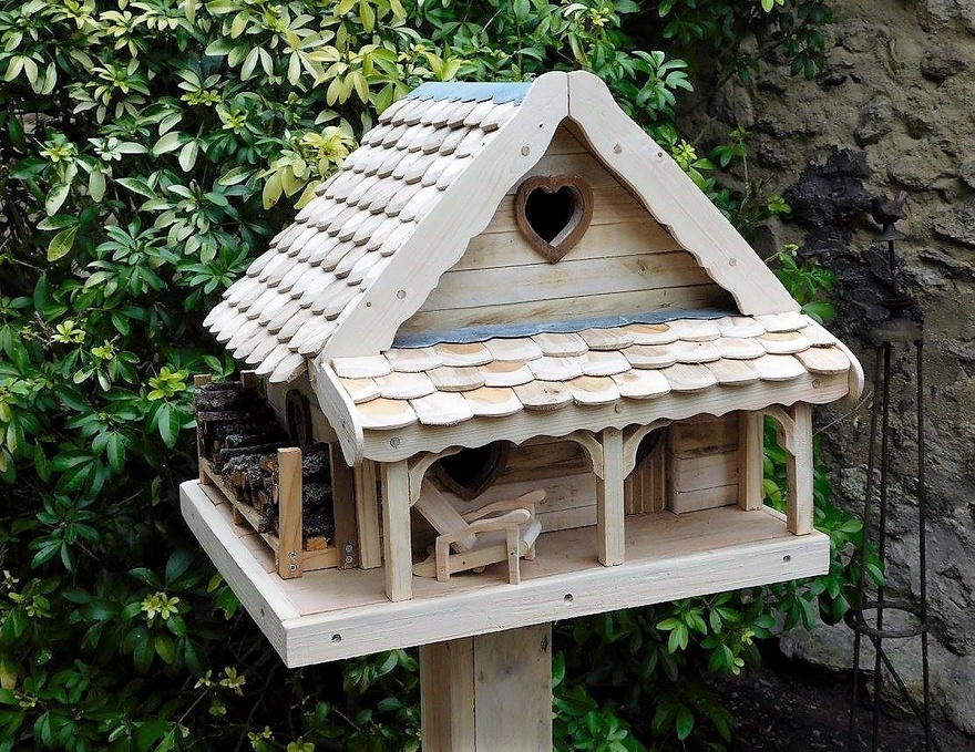 pallets made birds house
