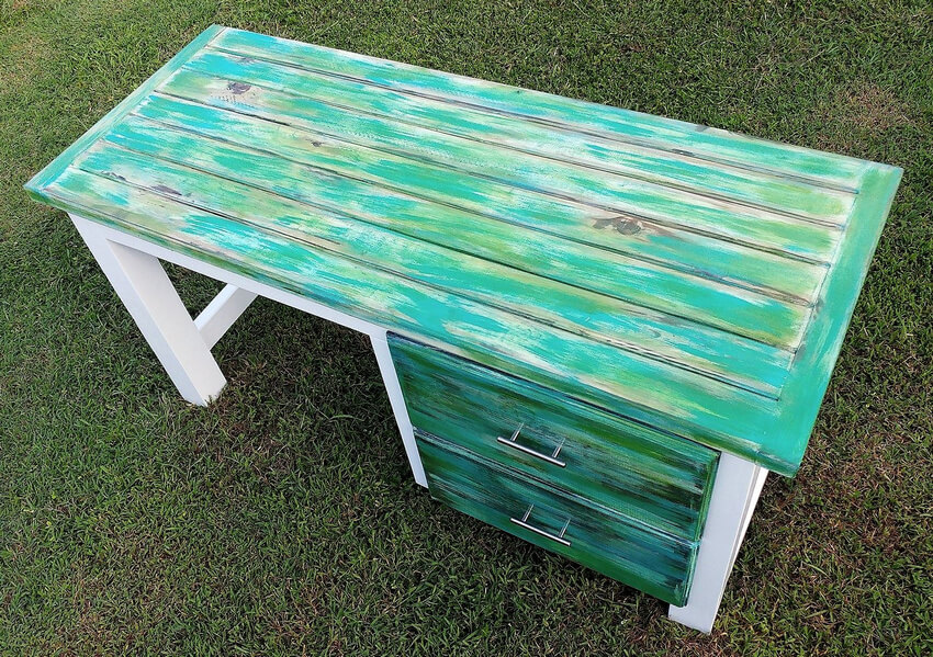 recycled pallets desk